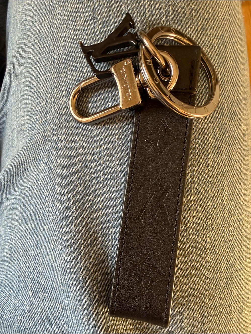 Louis Vuitton shadow dragonne key holder